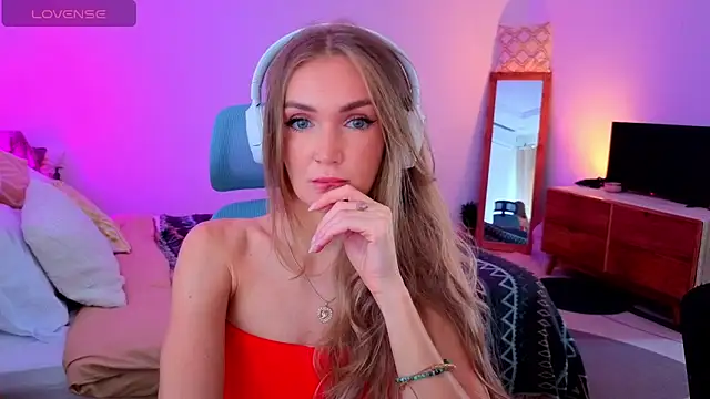 Snapshot of PrincessVS chatting on 11-06-25, 04:35 PrincessVS online show from 11-06-25, 04:35