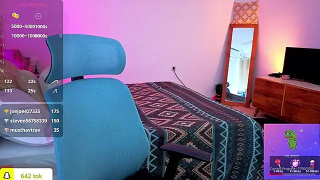 Snapshot of PrincessVS chatting on 11-07-25, 04:56 PrincessVS online show from 11-07-25, 04:56