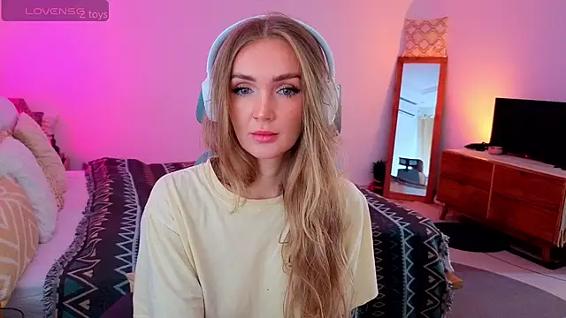 Snapshot of PrincessVS chatting on 11-08-25, 04:01 PrincessVS online show from 11-08-25, 04:01