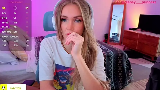 Snapshot of PrincessVS chatting on 11-14-25, 03:38 PrincessVS online show from 11-14-25, 03:38