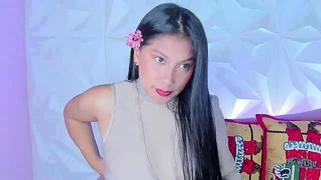 LinnaGardenia online show from 12-20-24, 01:33