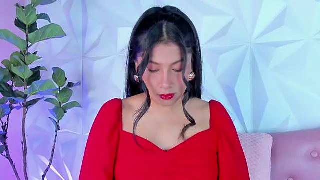 LinnaGardenia online show from 02-01-25, 02:02