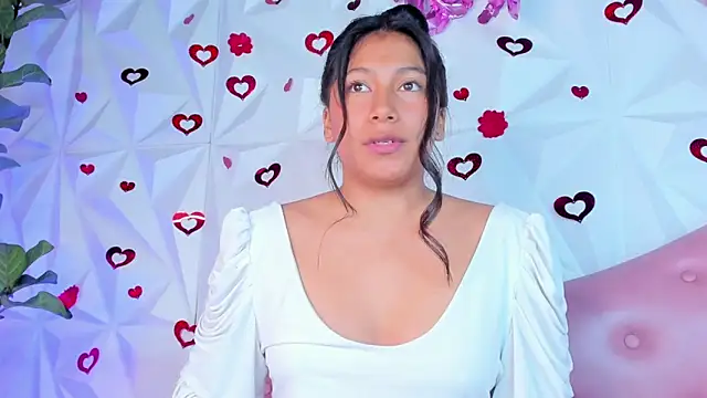 LinnaGardenia online show from 02-19-25, 04:55