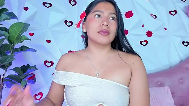 LinnaGardenia online show from 03-19-25, 02:13