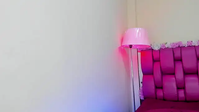 Gabriela Brown online show from 12-14-24, 04:42