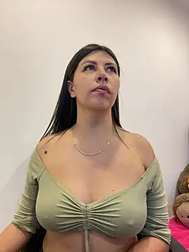 Alanna atm  online show from 04-25-26, 10:07