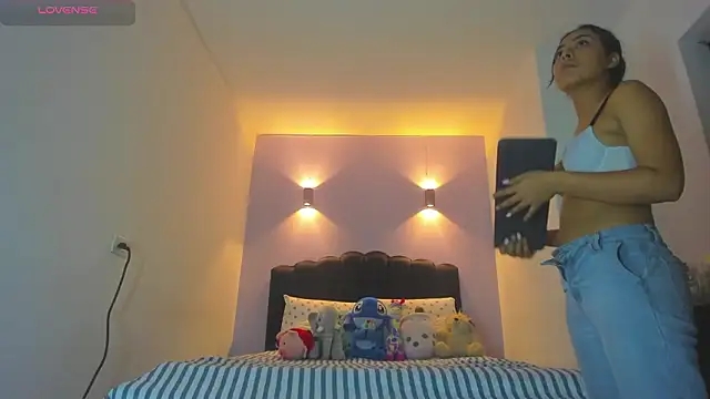 Sofia Clauss  online show from 03-08-26, 05:11