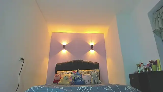 Sofia Clauss  online show from 04-23-26, 04:14