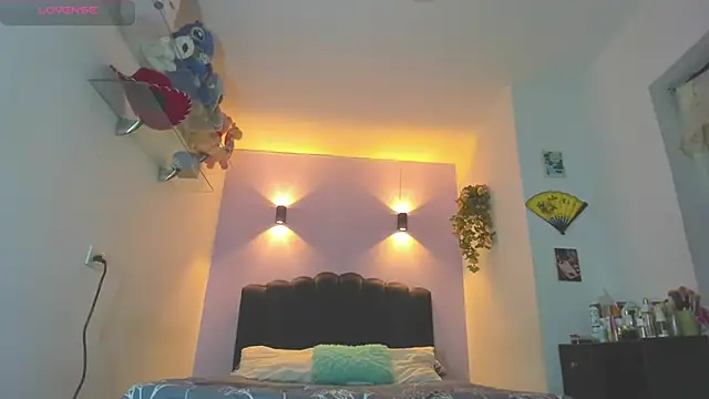 Snapshot of Sofia_Clauss_ chatting on 05-30-26, 04:31 Sofia Clauss online show from 05-30-26, 04:31