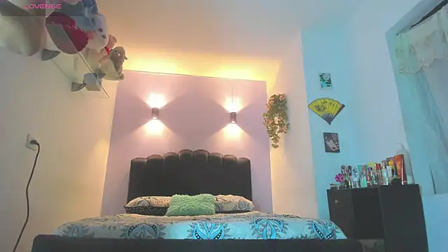 Snapshot of Sofia_Clauss_ chatting on 06-03-26, 04:15 Sofia Clauss online show from 06-03-26, 04:15