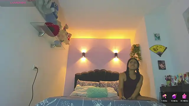 Snapshot of Sofia_Clauss_ chatting on 06-10-26, 05:07 Sofia Clauss online show from 06-10-26, 05:07
