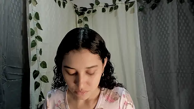 Snapshot of gabriela_duarte1 chatting on 11-13-25, 05:39 gabriela duarte1 online show from 11-13-25, 05:39