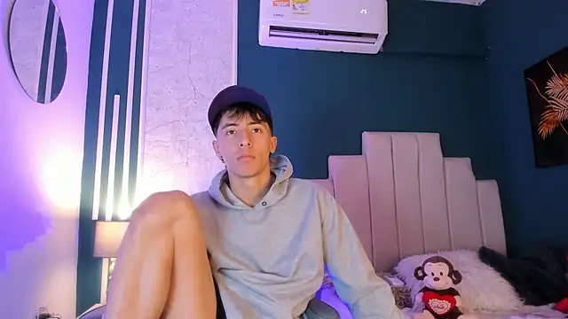 AlessandroDybala online show from 02-21-25, 03:21