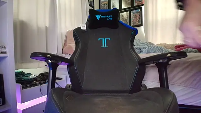 TSCassandraLove online show from 04-25-26, 02:03