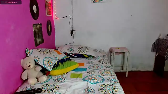 Snapshot of sensitive_brunette chatting on 01-16-25, 11:37 sensitive brunette online show from 01-16-25, 11:37