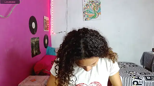 Snapshot of sensitive_brunette chatting on 01-31-25, 09:16 sensitive brunette online show from 01-31-25, 09:16