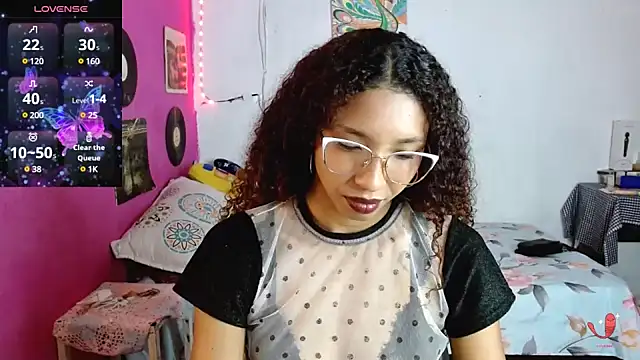 Snapshot of sensitive_brunette chatting on 02-18-25, 08:03 sensitive brunette online show from 02-18-25, 08:03