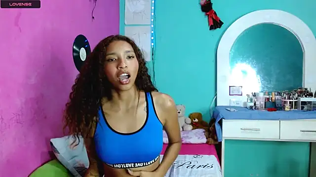 Snapshot of sensitive_brunette chatting on 11-21-25, 02:10 sensitive brunette online show from 11-21-25, 02:10