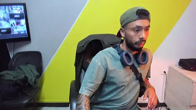 Tom cooper  online show from 04-17-26, 04:48