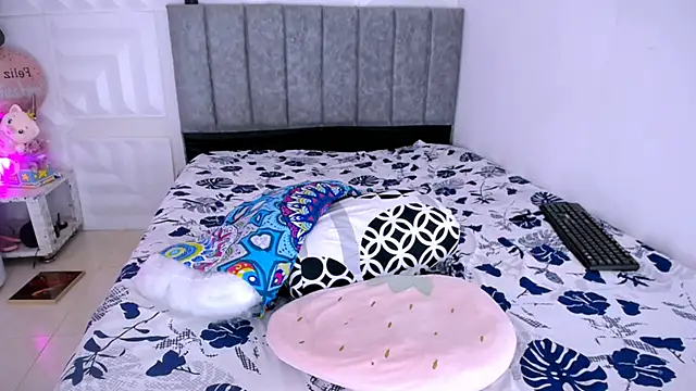 nataly red online show from 02-14-25, 07:44