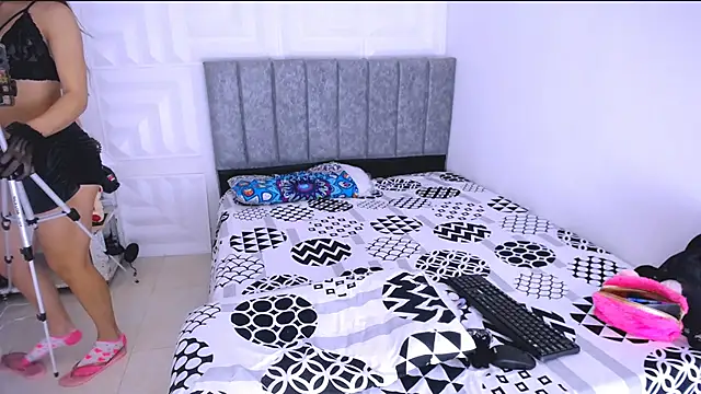 nataly red online show from 02-25-25, 05:15