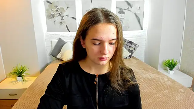 Snapshot of Grand_Vita chatting on 12-19-24, 02:13 Grand Vita online show from 12-19-24, 02:13