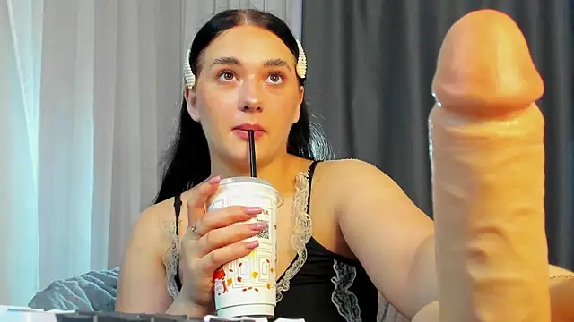 Snapshot of Grand_Vita chatting on 10-25-25, 10:56 Grand Vita online show from 10-25-25, 10:56