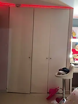 DarianaGuzz online show from 03-03-25, 06:37