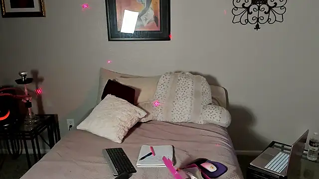 yiauana online show from 02-22-25, 10:18