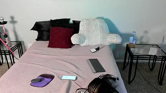 yiauana online show from 02-23-25, 11:22