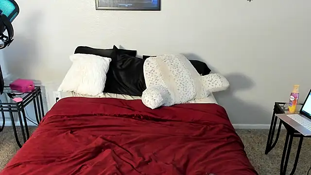 yiauana online show from 02-24-25, 07:30