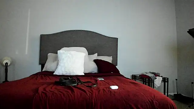 yiauana online show from 09-25-25, 04:05