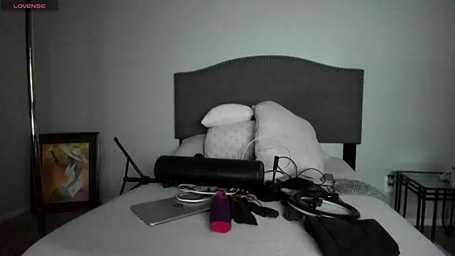 yiauana online show from 10-01-25, 04:51