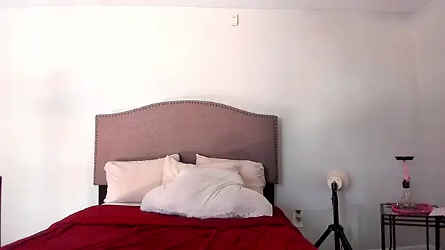 yiauana online show from 10-13-25, 08:09