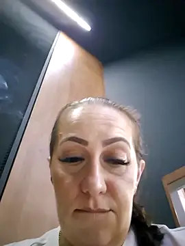 AvaLloyd online show from 02-28-25, 03:15