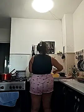 AvaLloyd online show from 09-22-25, 01:24