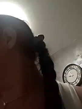 AvaLloyd online show from 10-09-25, 05:55