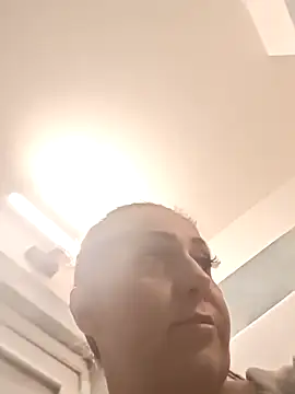 AvaLloyd online show from 10-17-25, 02:48