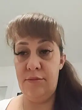 AvaLloyd online show from 11-17-25, 01:33