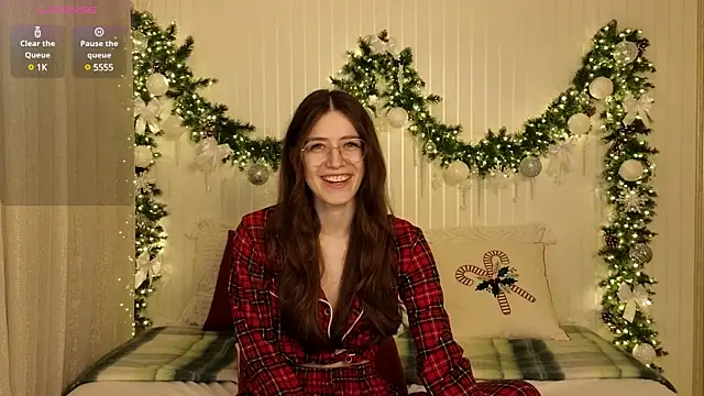 Snapshot of Ester_Hill chatting on 01-09-25, 11:45 Ester Hill online show from 01-09-25, 11:45