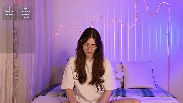 Snapshot of Ester_Hill chatting on 01-21-25, 10:41 Ester Hill online show from 01-21-25, 10:41