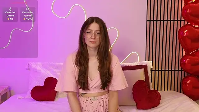 Snapshot of Ester_Hill chatting on 02-11-25, 12:17 Ester Hill online show from 02-11-25, 12:17