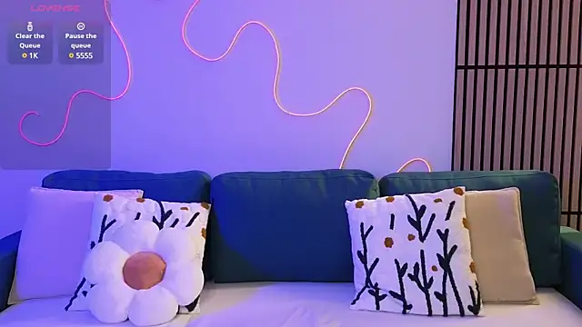 Snapshot of Ester_Hill chatting on 02-27-25, 09:25 Ester Hill online show from 02-27-25, 09:25