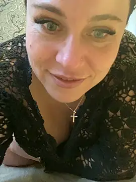 Snapshot of CuteNata chatting on 12-13-24, 01:44 CuteNata online show from 12-13-24, 01:44