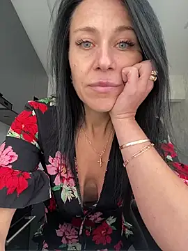 Snapshot of CuteNata chatting on 10-09-25, 11:52 CuteNata online show from 10-09-25, 11:52