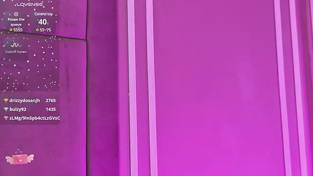 Snapshot of EmilyColle_ chatting on 02-10-25, 08:09 EmilyColle online show from 02-10-25, 08:09