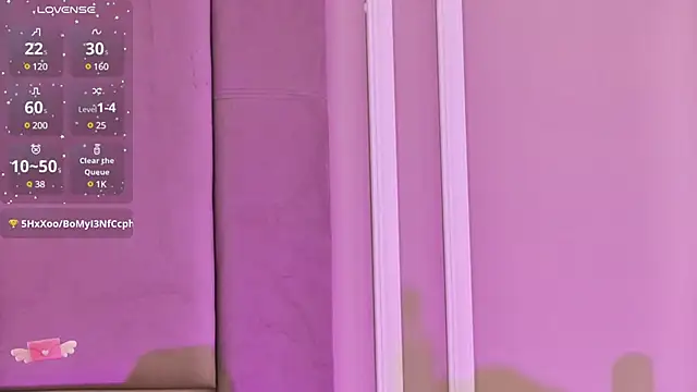 Snapshot of EmilyColle_ chatting on 03-20-25, 08:20 EmilyColle online show from 03-20-25, 08:20