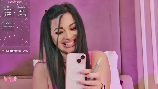 Snapshot of EmilyColle_ chatting on 03-21-25, 08:17 EmilyColle online show from 03-21-25, 08:17