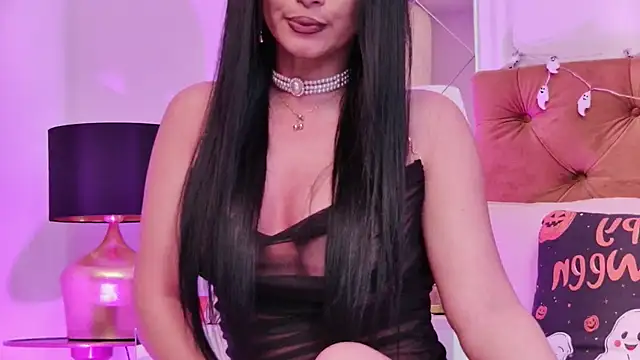 Snapshot of EmilyColle_ chatting on 10-26-25, 05:35 EmilyColle online show from 10-26-25, 05:35