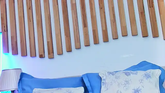 Snapshot of EmilyColle_ chatting on 11-24-25, 07:46 EmilyColle online show from 11-24-25, 07:46